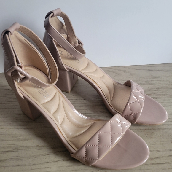 CL BY LAUNDRY WOMENS SANDALS - Picture 4 of 8